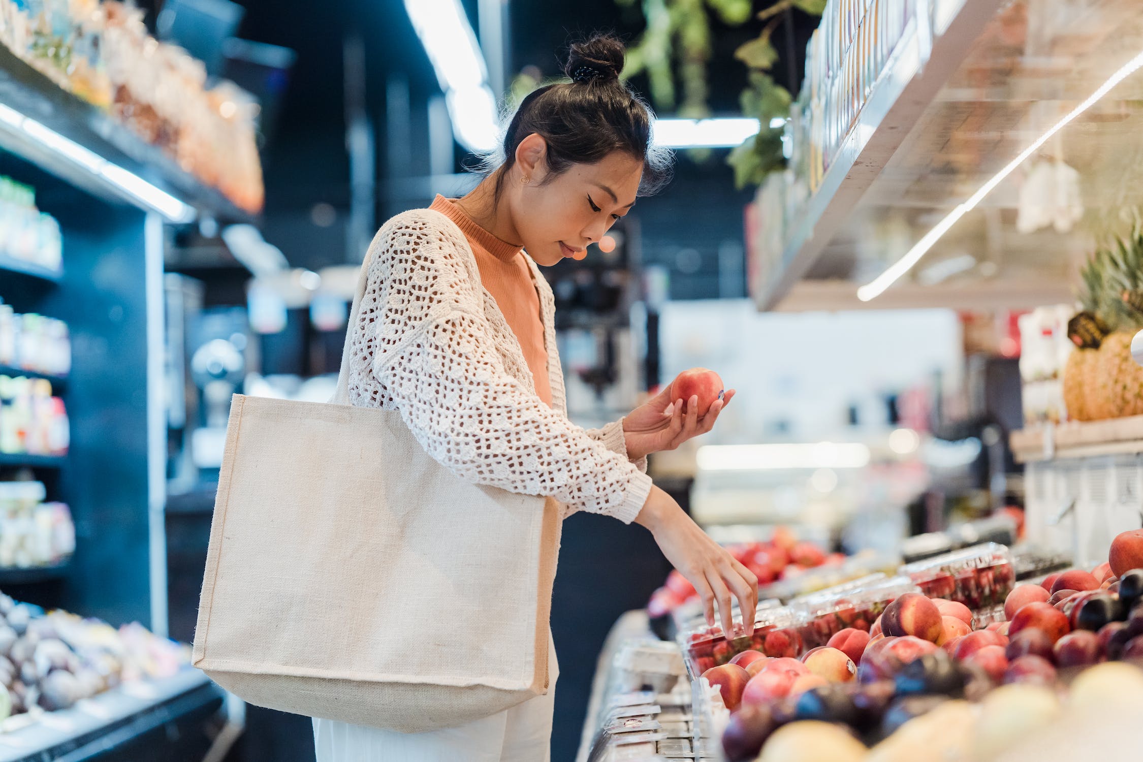 50 tips for saving money when shopping for fruits and vegetables at the store