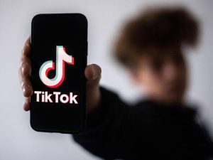 Read more about the article Earning Money on TikTok in 2024: 8 Tested Methods