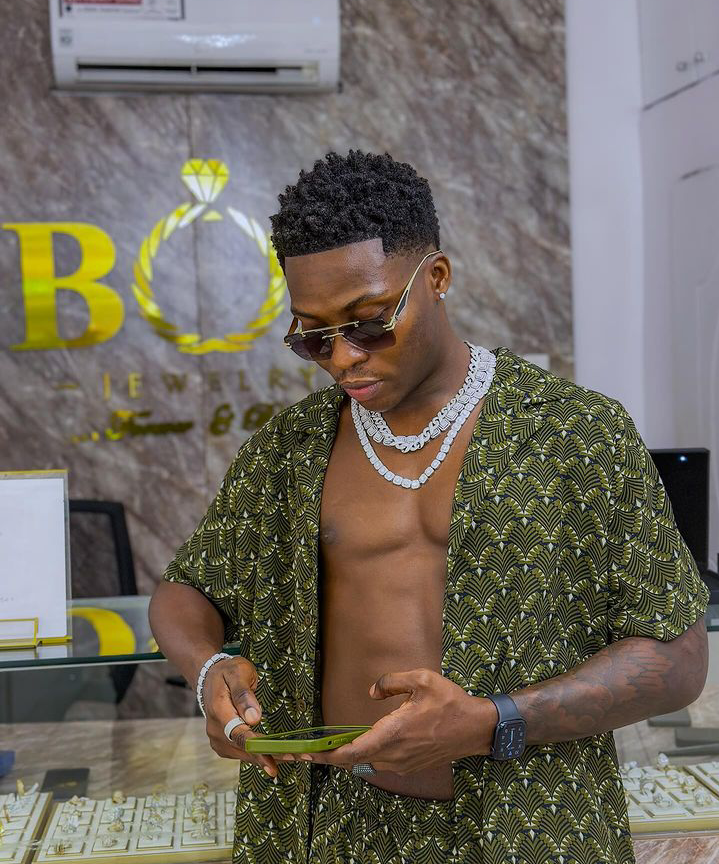 You are currently viewing Reekado Banks Net Worth 2024: Bio, Age, Career, Spouse