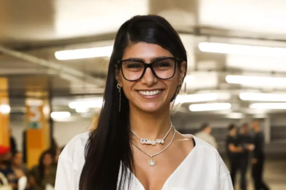 Mia Khalifa full name, age, date of Birth, place of Birth, citizenship, origin, spouse, occupation, page handles, net worth.